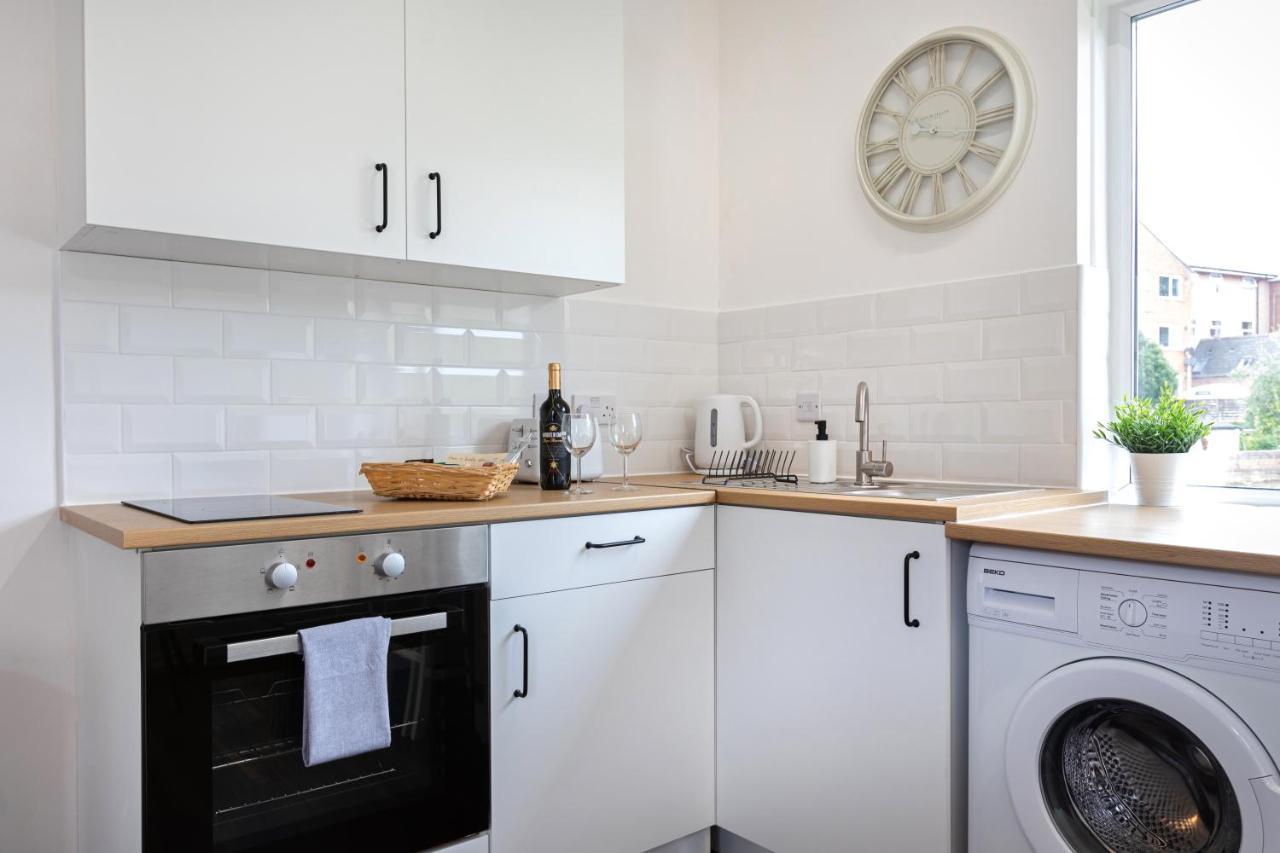 Modern 1-Bedroom Apartment, Beach 5-Min Walk, Free Parking Weymouth Exteriör bild