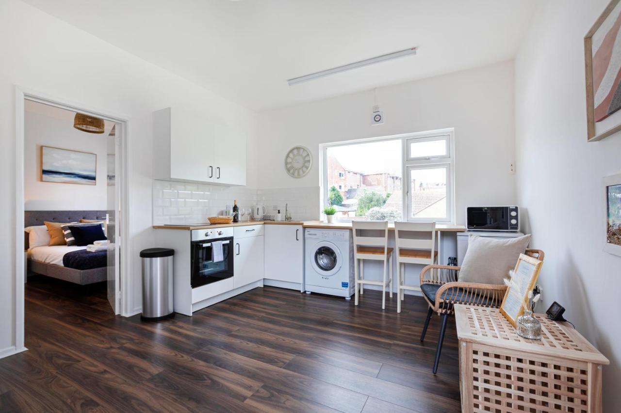 Modern 1-Bedroom Apartment, Beach 5-Min Walk, Free Parking Weymouth Exteriör bild